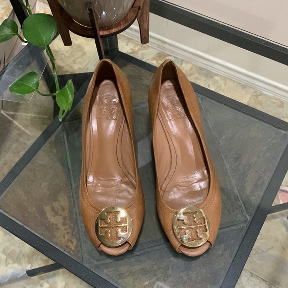 TORY BURCH Sally Peep Toe Wedge Tan Brown Leather Heel Pump - Picture 3 of 13